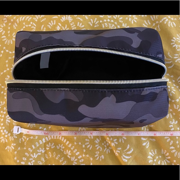 Ulta Beauty Tartan + Twine Black camouflage makeup bag - Picture 5 of 6